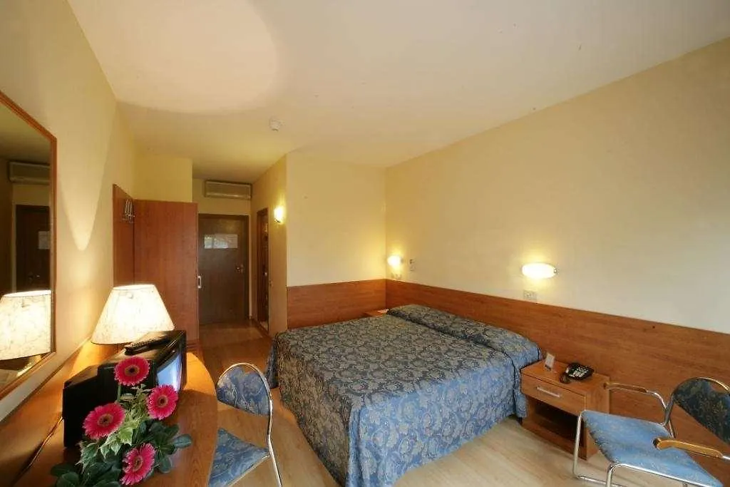 Hotel Anna Siena Nord - Monteriggioni 0*,