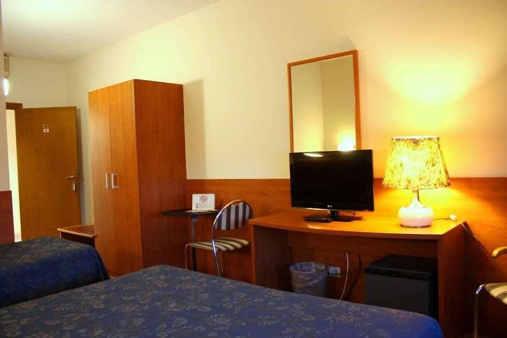 Hotel Anna Siena Nord - Monteriggioni